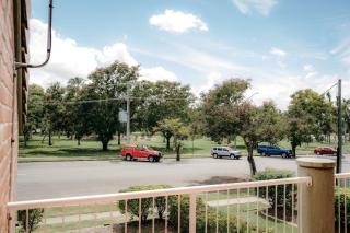 Spacious 3 bdrm Unit, Rocky CBD - 1