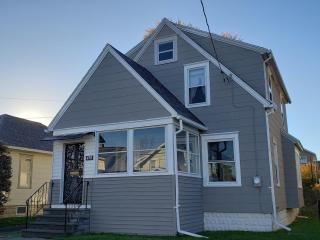 Grand Central - Pet friendly 3 BR 2 Bath - 6