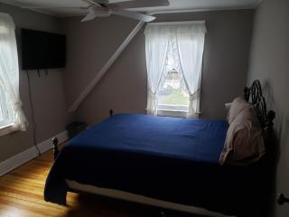 Grand Central - Pet friendly 3 BR 2 Bath - 4