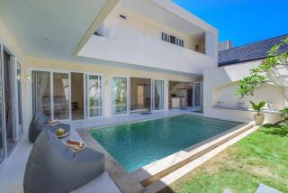 Luxury 3 Bed Villa in Kuta with Pool - 0