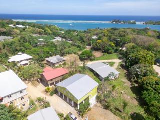 Lumora - Cozy 2-BD Condo in French Cay - 6