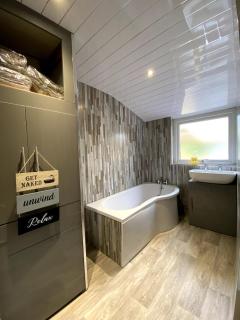 Valley Facing Home Sleeps 8 - 5