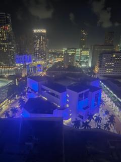 Miami-Brickell Luxury 2BR-2BATH with skyline VIEWS - walking distance to KASEYA-HEAT ARENA & BAYSIDE - 2