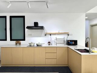 Southkey Mosaic 2BR Midvalley with Netflix - 1