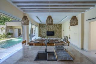 Luxury 3 Bed Villa in Kuta with Pool - 9