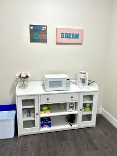 Stylish Langley Suite with separate entrance - 7