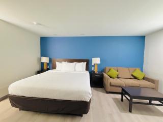 Hallmark Inn & Suites Newly Renovated Rooms San Antonio Northeast - 8