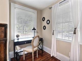 Forsyth Park Avenue Haven - 9