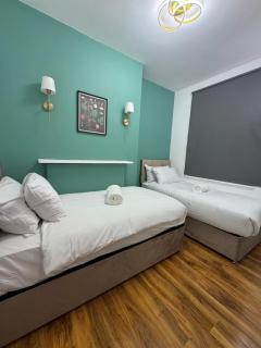 -3-Westfield London Apartments - 1