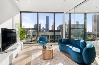 Stunning Melb Oasis - Pool, Gym & Cityscape Views - 0