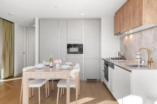 Stunning Melb Oasis - Pool, Gym & Cityscape Views - 1