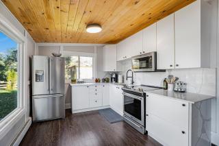 Rustic Lakefront Cottage with Fire Pit and Scenic Views - 6