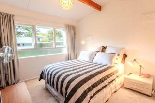 Sunny 2-Bed - 2 Min Walk to Lake - 3