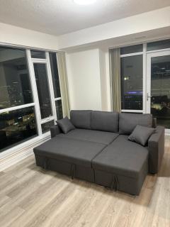 The greatest views in the heart of Mississauga - 1