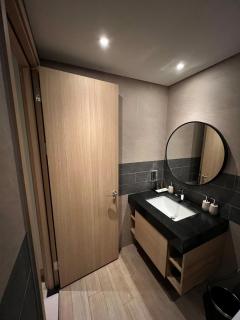 Lumi Homes - Morden & Cozy Ha Long - 4