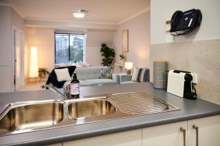 Luxury Perth Apartment near Optus - 1