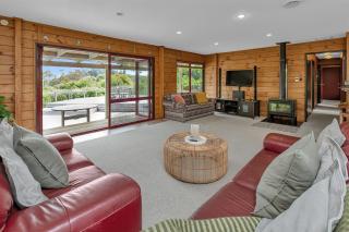 Harbour Fern Retreat - Matapouri Holiday Home - 2