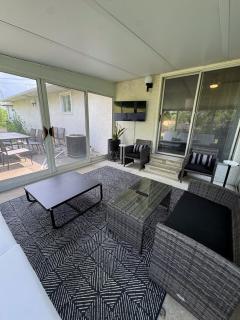 3BR Retreat near BrewDog, games, and lots of space - 3