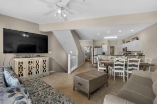 Bright 3BR Townhome Gulf Views & Steps to Beach - 6