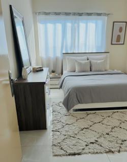 Quiet Private Queen Room With Dubai 2 Min Walking Distance - 0