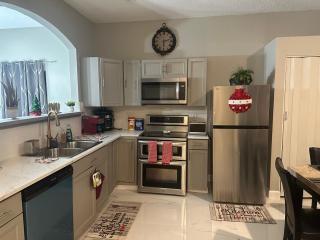 Orlando Lakefront Pool Villa 25 min Disney & Univ - 7