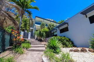 Baywatch unit 2 at 1770 - 4