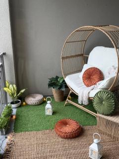 Boho Starlight Retreat mins from Lenox Mall - 4