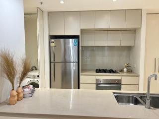 2BR Apt in Burwood Walk to Train,Westfield with FREE PARKING - 7