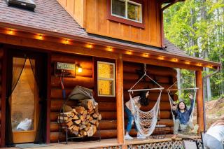 10-Acre Mountain Cabin – Hot Tub • Sauna • Dogs OK - 1