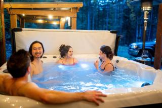 10-Acre Mountain Cabin – Hot Tub • Sauna • Dogs OK - 6