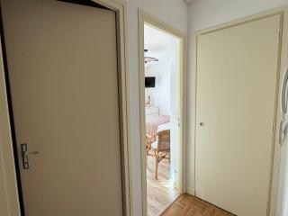 Grand studio lumineux avec balcon et WiFi, résidence avec piscine - FR-1-555-122 - 1