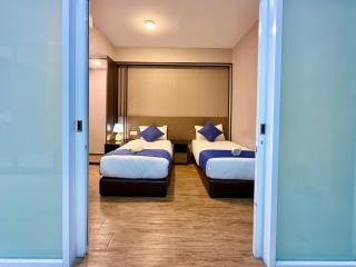 High-Floor 2BR Seaview Loft by Golden Hour HappySty 203A - 2