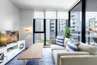 Blue Oasis Preston Rooftop Pool Escape - 5