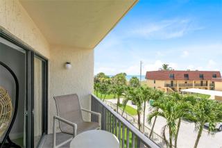 Chateau by the Sea 302 - 3