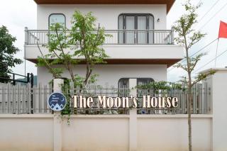 The Moon's House - 8