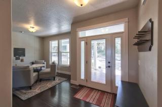 The Perch - Eola Hills Pet Friendly w Hot tub - 1