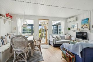 Traditional Black And White House Near Dråby Beach - 3