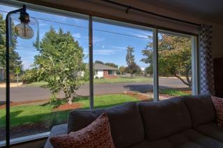 Ambrosia - Mid Century Near 3rd St Pet-friendly - 5