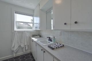 Ambrosia - Mid Century Near 3rd St Pet-friendly - 1