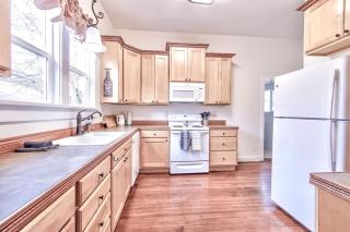 The Pink House - Pets OK Victorian Near 3rd Street - 3