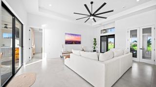 OCASO LAKE FRONT 3-bedroom house in with pool - 5