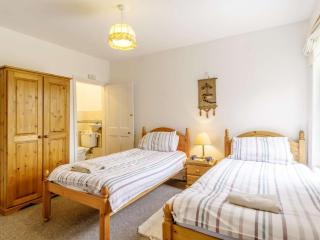 3 Bed in Thornham KT022 - 1