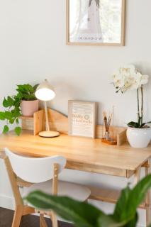 Stylish City Stay, Elizabeth Bay 2BR, Pool, balcony - 3