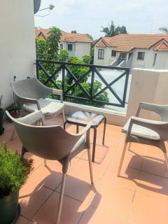 Chigs Cozy Apartment - 9