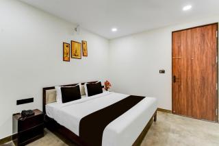 Super Townhouse OAK Owaisi Hospital Mailardevpally Formerly Tolkanti Arc - 7