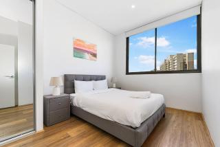 Redfern Heart | Modern 2 Bed 2 Bath | Near Station - 4