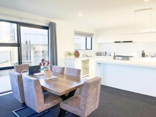 Dove's Rest-Brand New 4 Bedrooms Getaway to Eden - 3