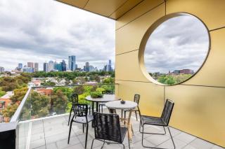 Golden Portal Funk Haus - 9