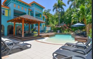 Coconut Palms - In the Heart of Port Douglas & Near the Beach - 0
