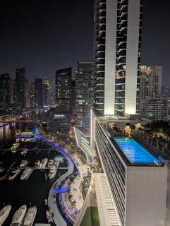 Stunning 2BR Apartment with Full Marina View - 9